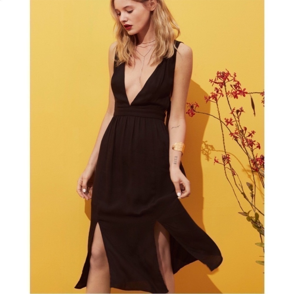 4SI3NNA Black Deep V Neck Double Slit Midi Dress Medium